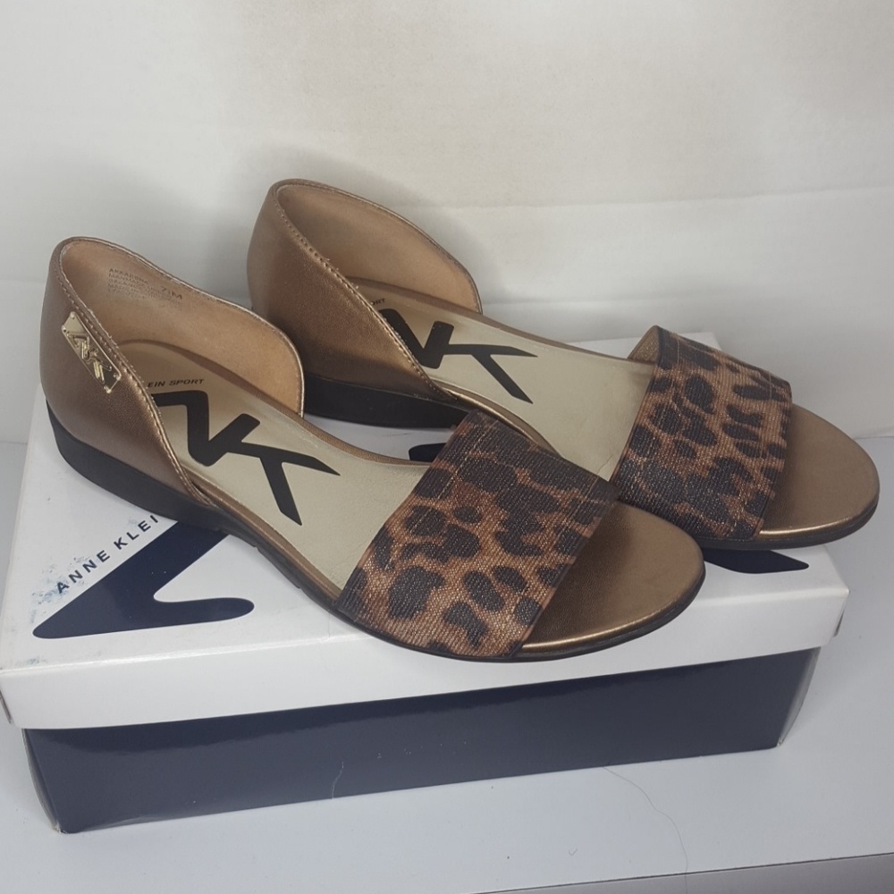 Sandal